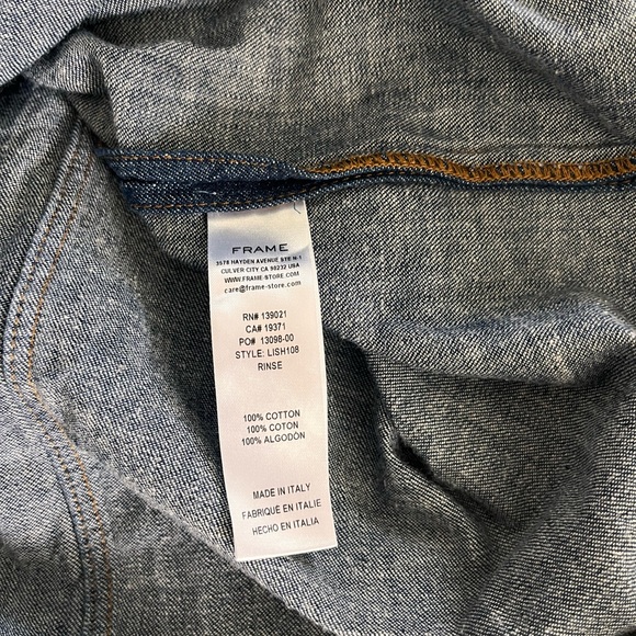 EUC- women’s Frame Denim 100% cotton Italian long sleeved button down shirt. - Picture 6 of 6